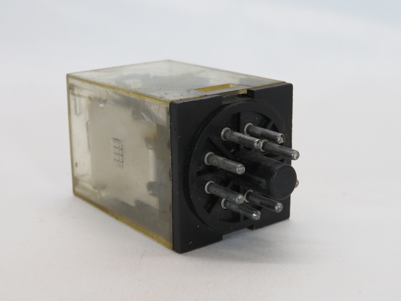 Omron MK2PN-I-AC120 Plug-In Relay 120V 10A 8-Pin USED