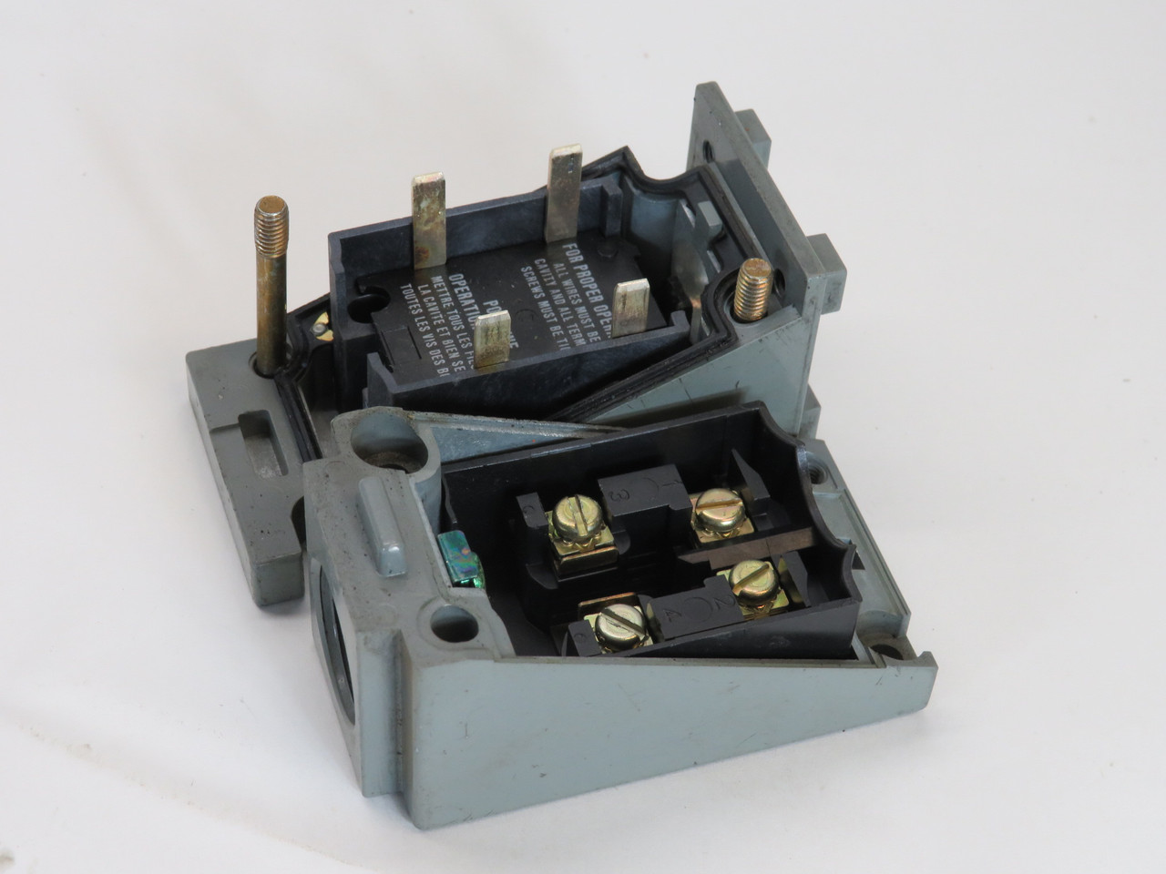 Allen-Bradley 802T-CWP Series H Oiltight Limit Switch Body 120-600V NO HEAD USED