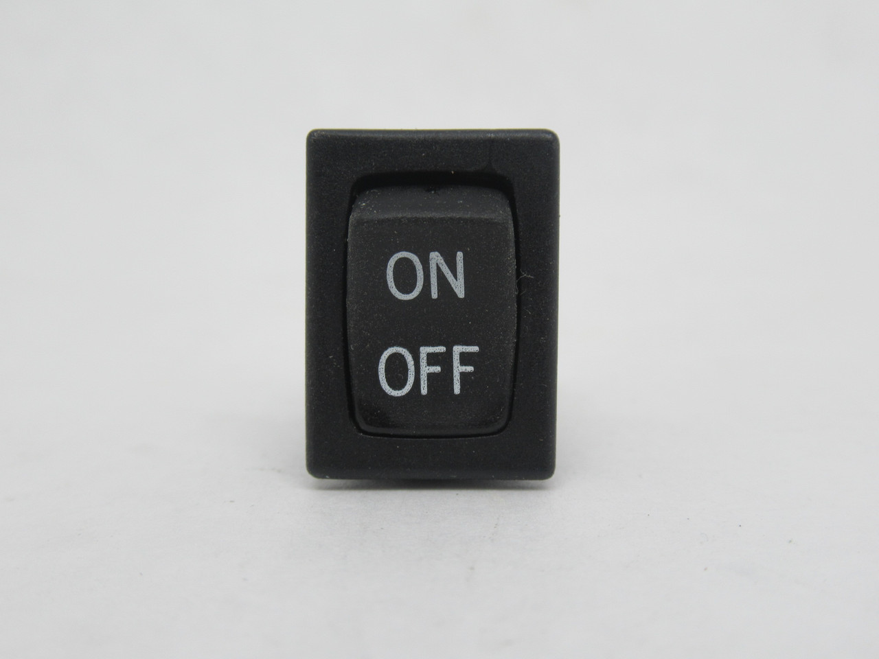 C&K D101-J1-2-S2-15-D Mini Snap-In Power Rocker Switch ON/OFF 4A@125VAC USED