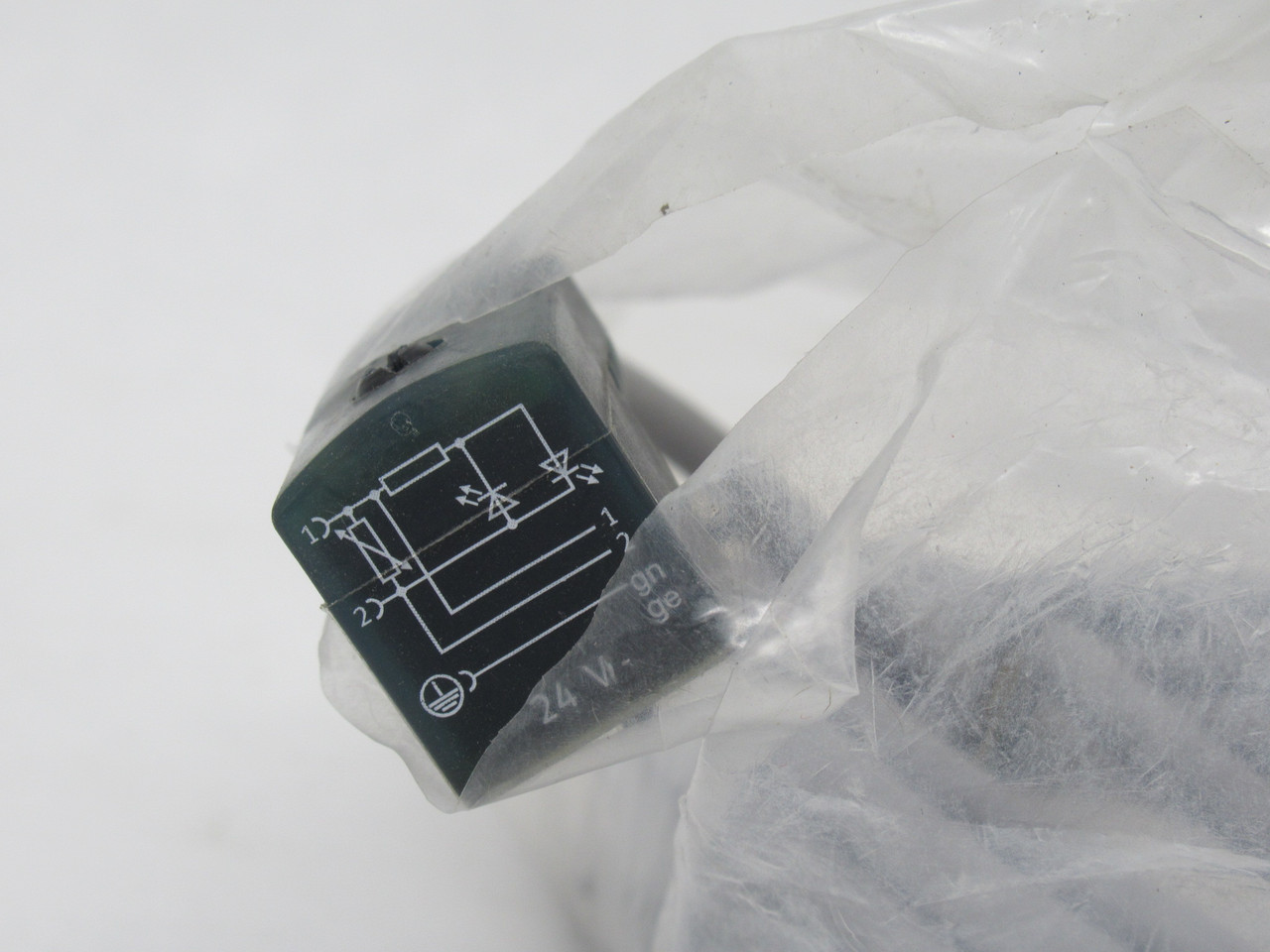 Festo 151689 KMEB-1-24-5-LED Cable Solenoid Plug 24VDC 5m *RIPPED BAG* NWB