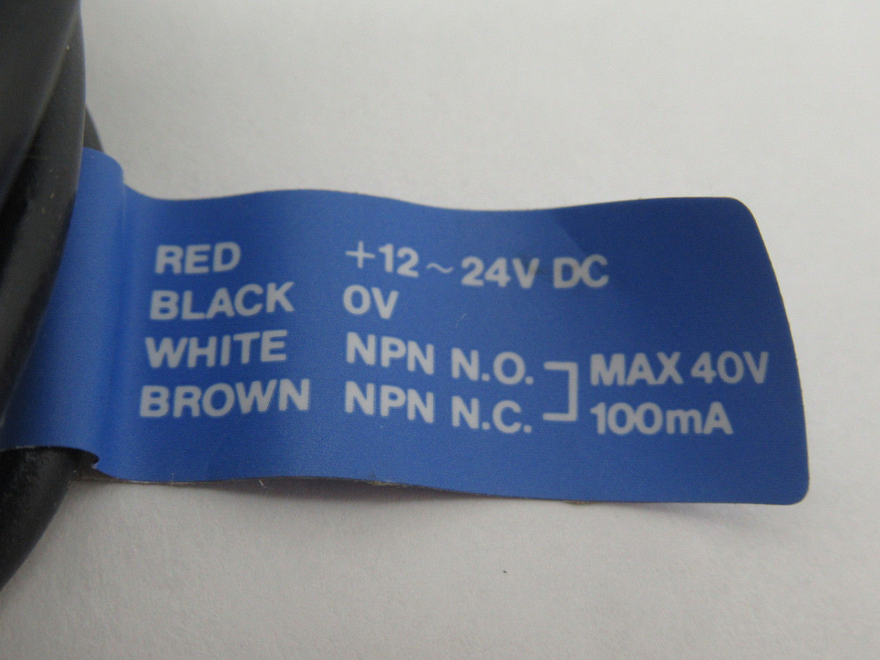 Keyence EZ-12M Proximity Switch 12-24VDC 2.5mm Range 13mA 2m Cable NOP