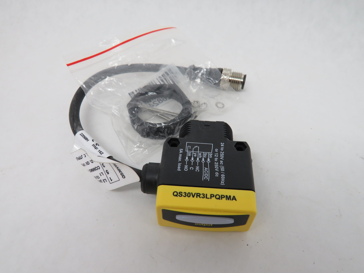 Banner QS30VR3LPQPMA 73072 Long Range Sensor 12-250VDC 24-250VAC 8m NEW