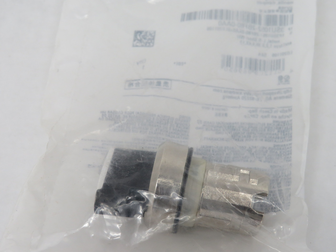 Siemens 3SU1052-2BF60-0AA0 Metal Selector Switch Operator 2 Positions NWB