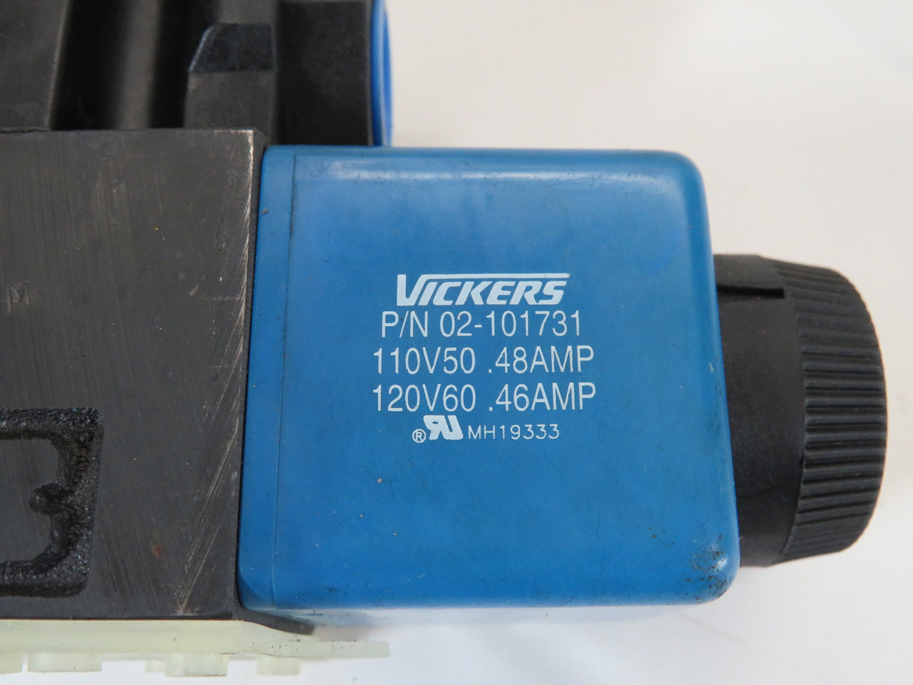 Vickers DG4V-3S-2AL-M-FW-B5-60 Directional Control Valve 120V SHELF WEAR NOP