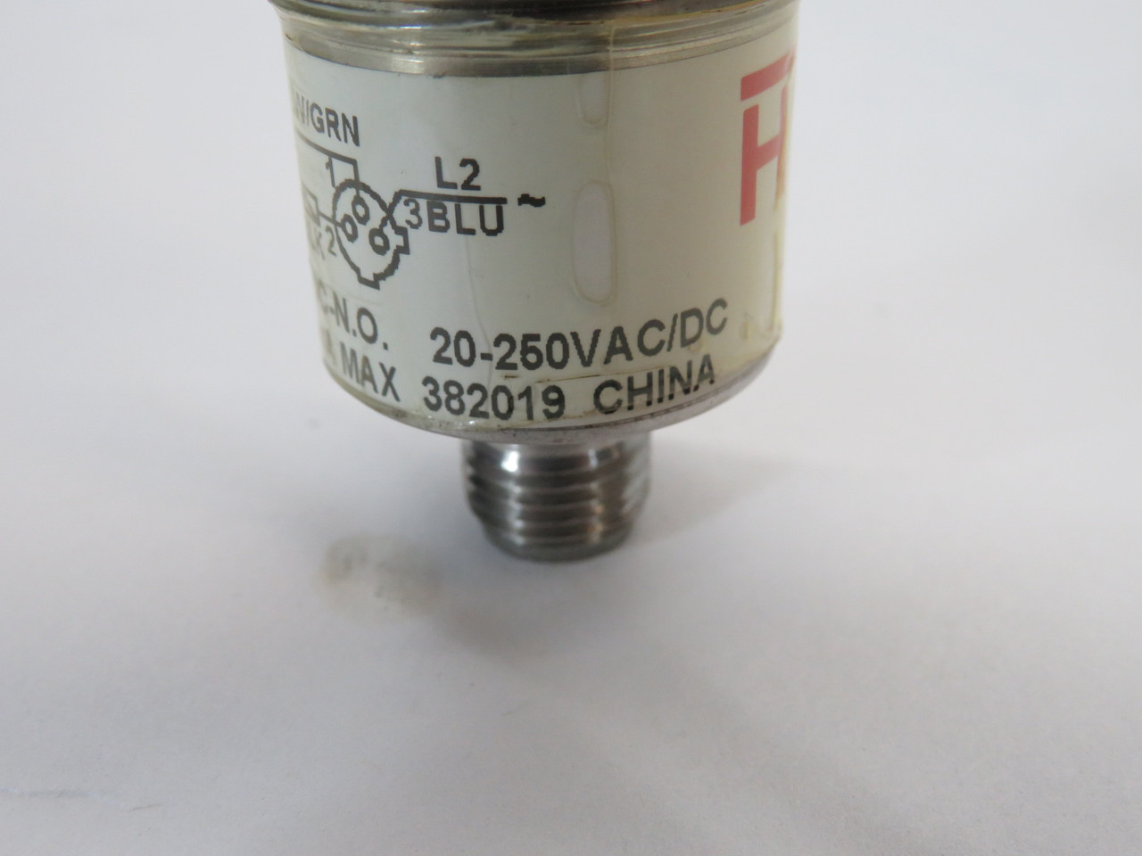 HTM ECS1-3015U-AUU3 Proximity Sensor M30 20-250VAC/DC 15mm Range 200mA USED