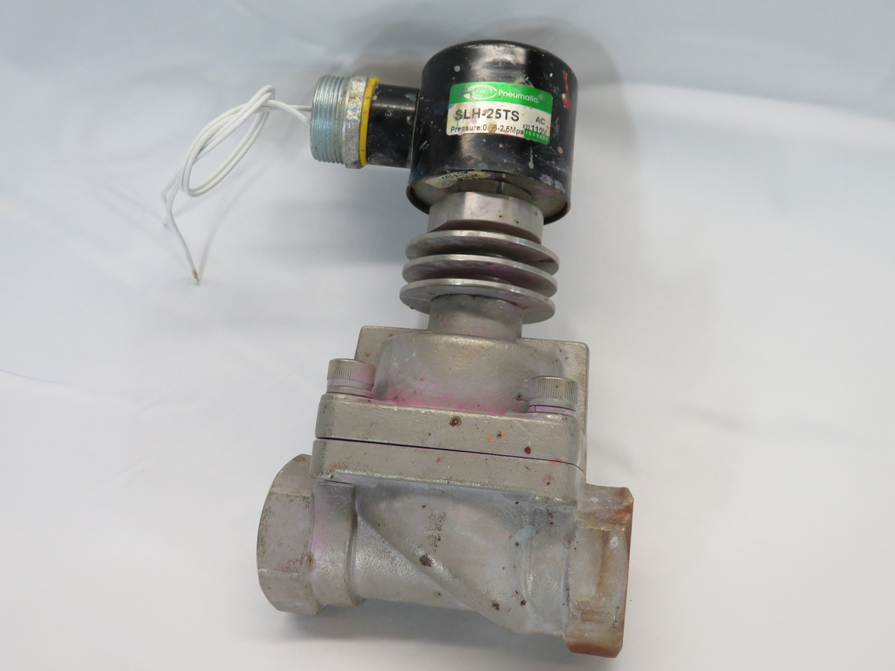 VPC Pneumatic SLH-25TSAC110V SS Solenoid Valve 1" NPT 110VAC PAINT STAINS USED