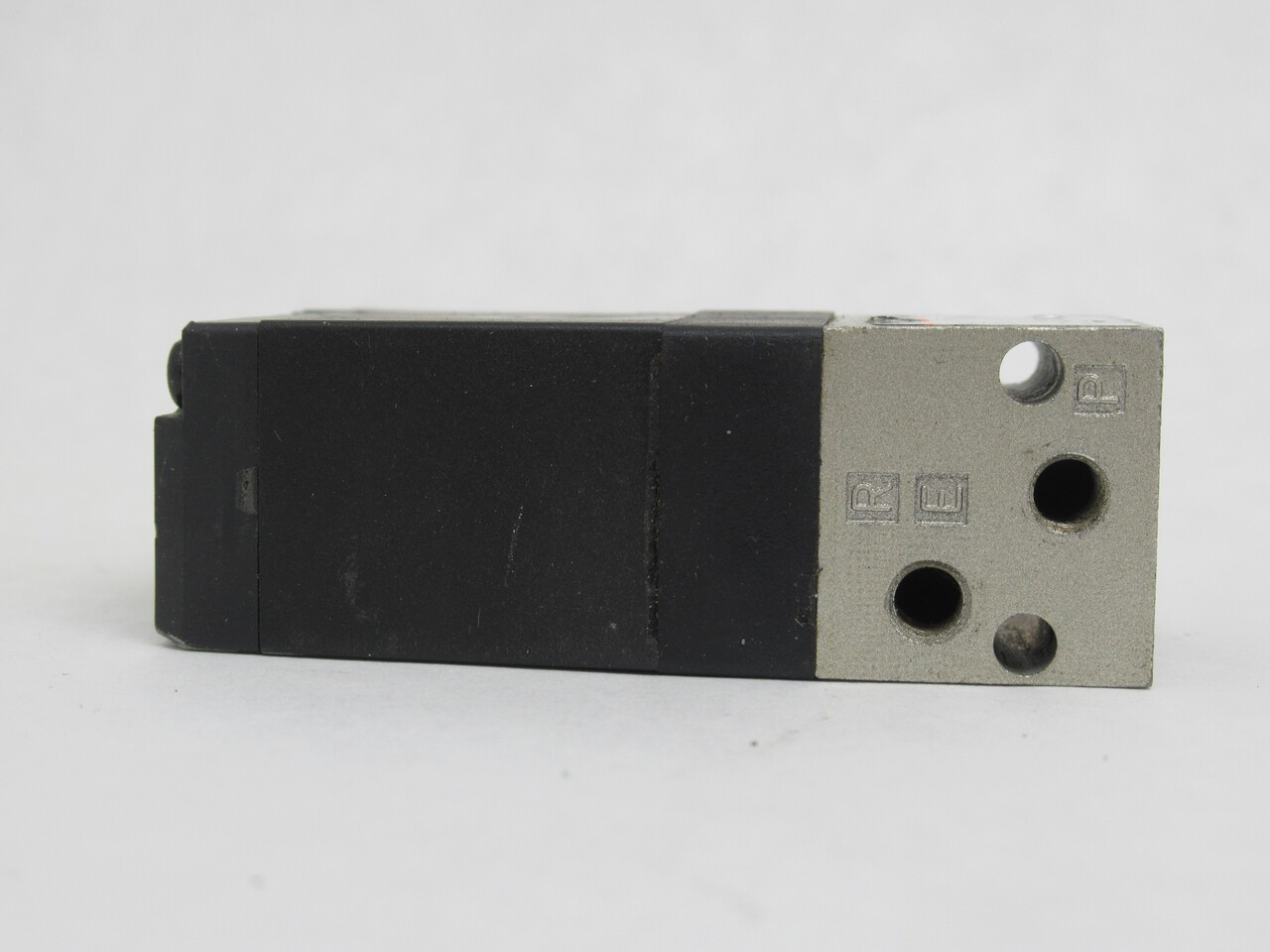 SMC NVF110-5DZ-01T Solenoid Valve 1/8" NPTF 24VDC 0-100psi USED