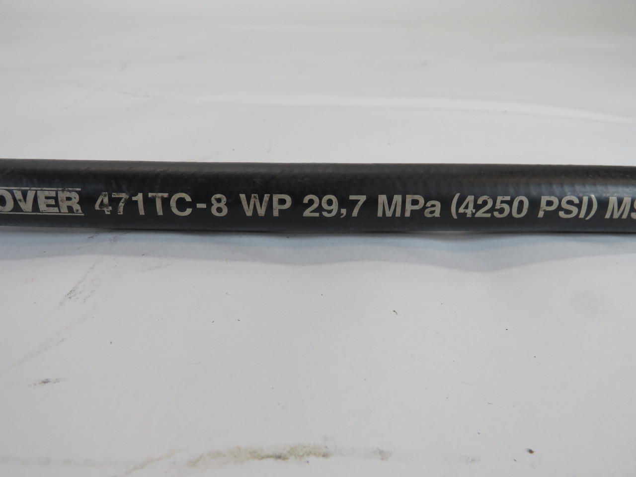 Parker 471TC-8 Hose Assembly 1/2" ID 4250 psi 29.7 MPa 2.5' L USED