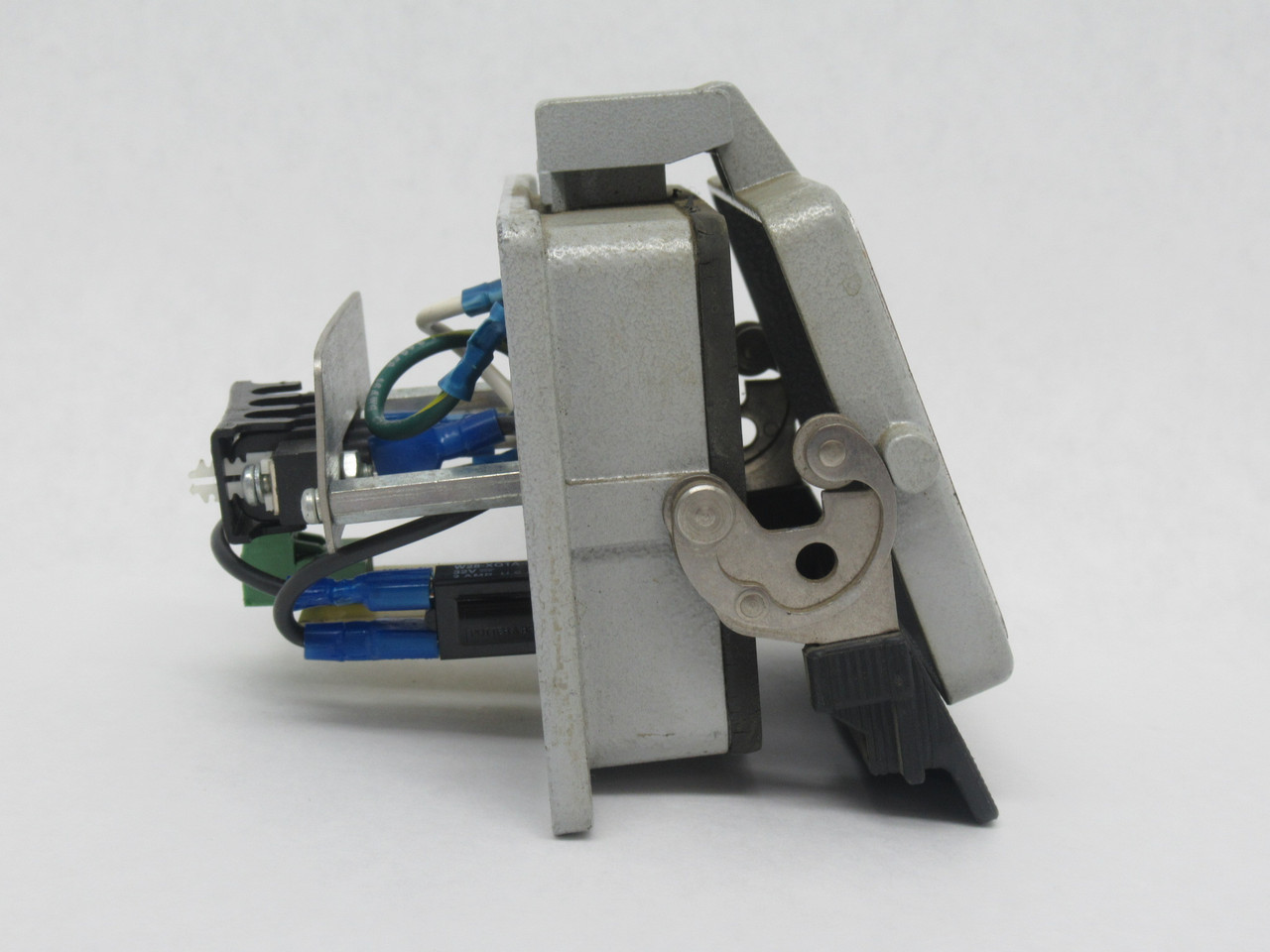 Mencom DHDP-DB9-R-32 Panel Interface Connector w/ 3A Reset 115VAC USED