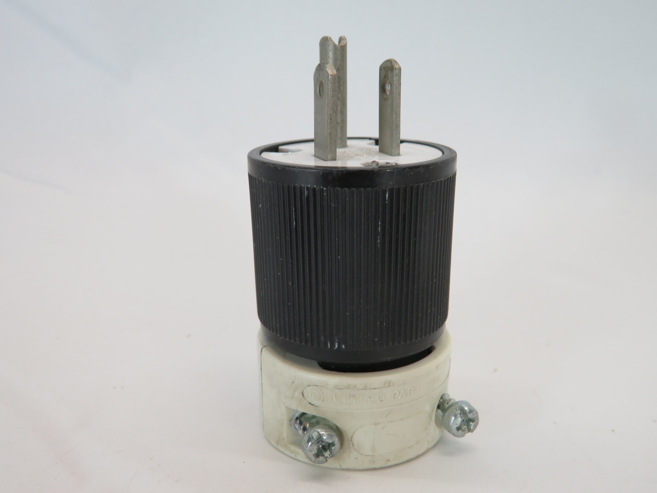 Woodhead 85266 1301440078 Hospital Plug 5-15P 15A 125V 3W 2P USED