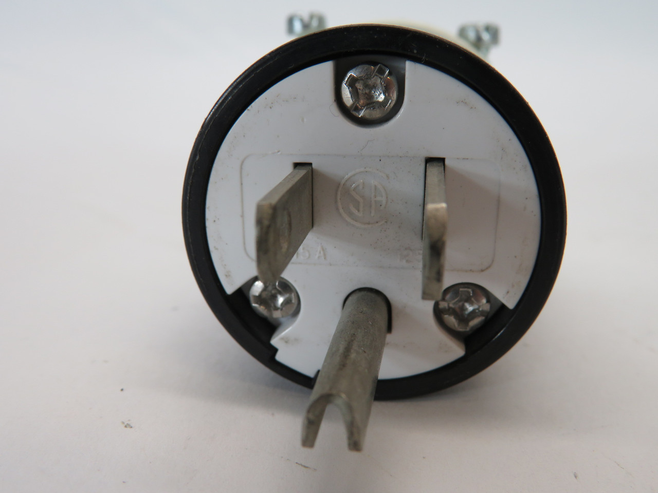 Woodhead 85266 1301440078 Hospital Plug 5-15P 15A 125V 3W 2P USED