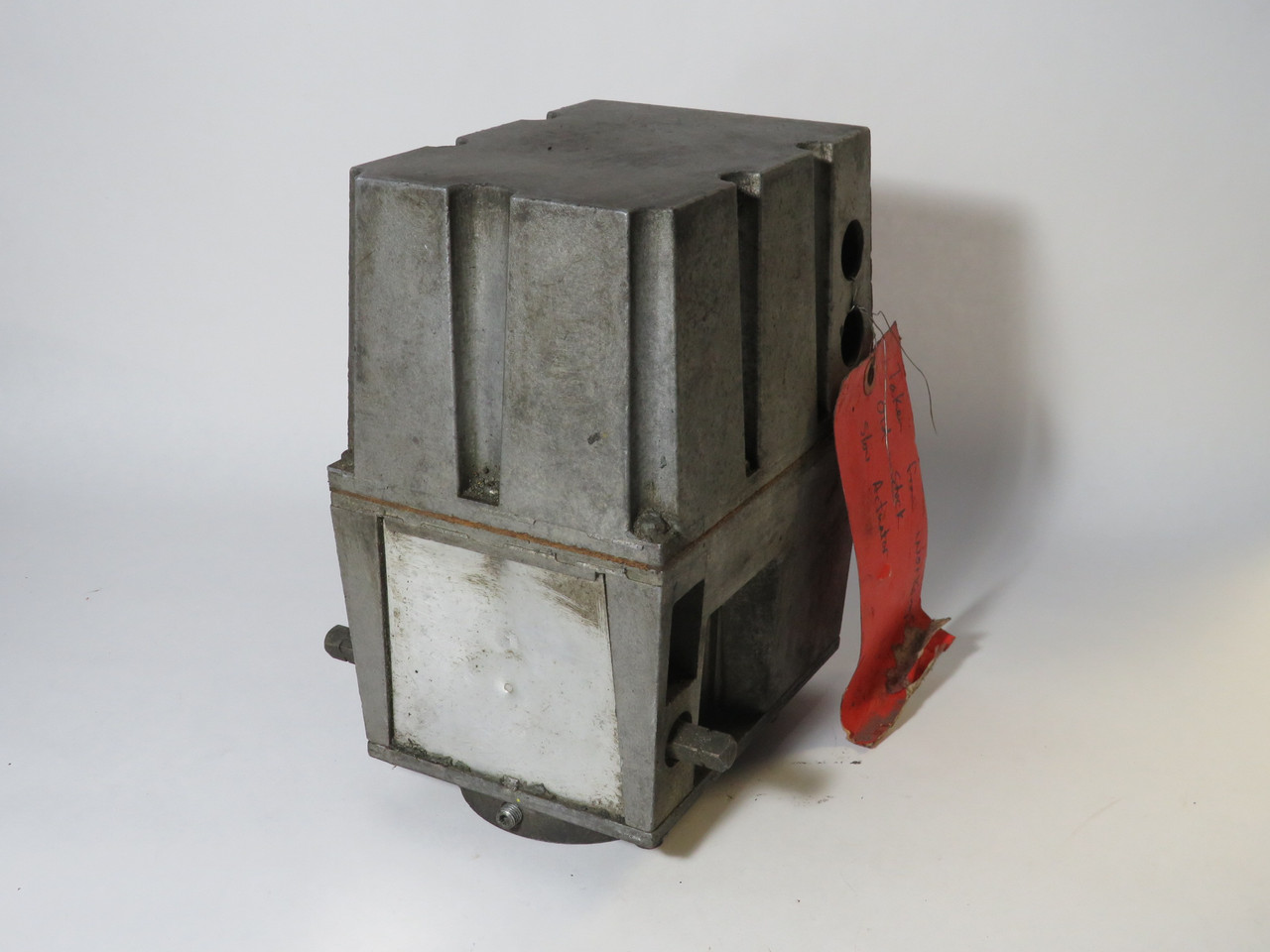 Honeywell V4055D-1001 Gas Valve Actuator 110/120V 50/60Hz SLOW ACTUATOR AS IS