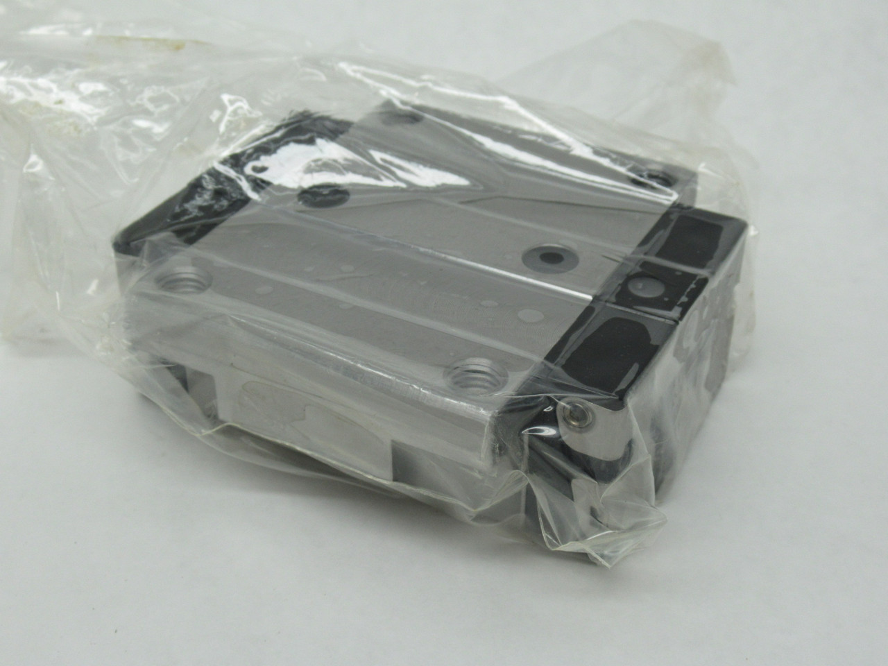 Rexroth R165131320 Carbon Steel Ball Runner Block 110.5mm L 100mm W 40.4mm H NEW