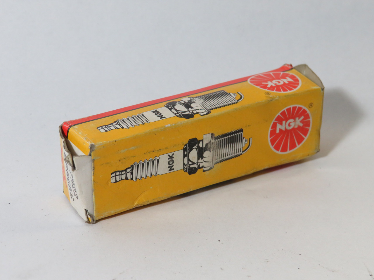 NGK BPR6ES Spark Plug BOX DAMAGE NEW