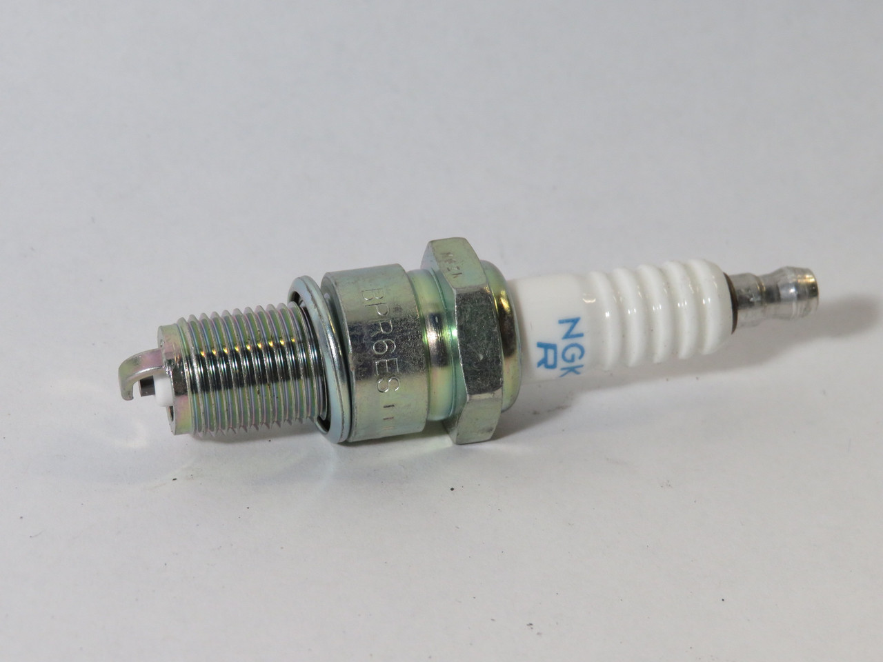 NGK BPR6ES Spark Plug BOX DAMAGE NEW