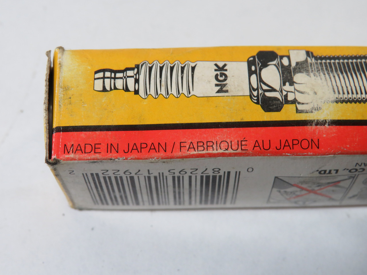 NGK BPR6ES Spark Plug BOX DAMAGE NEW