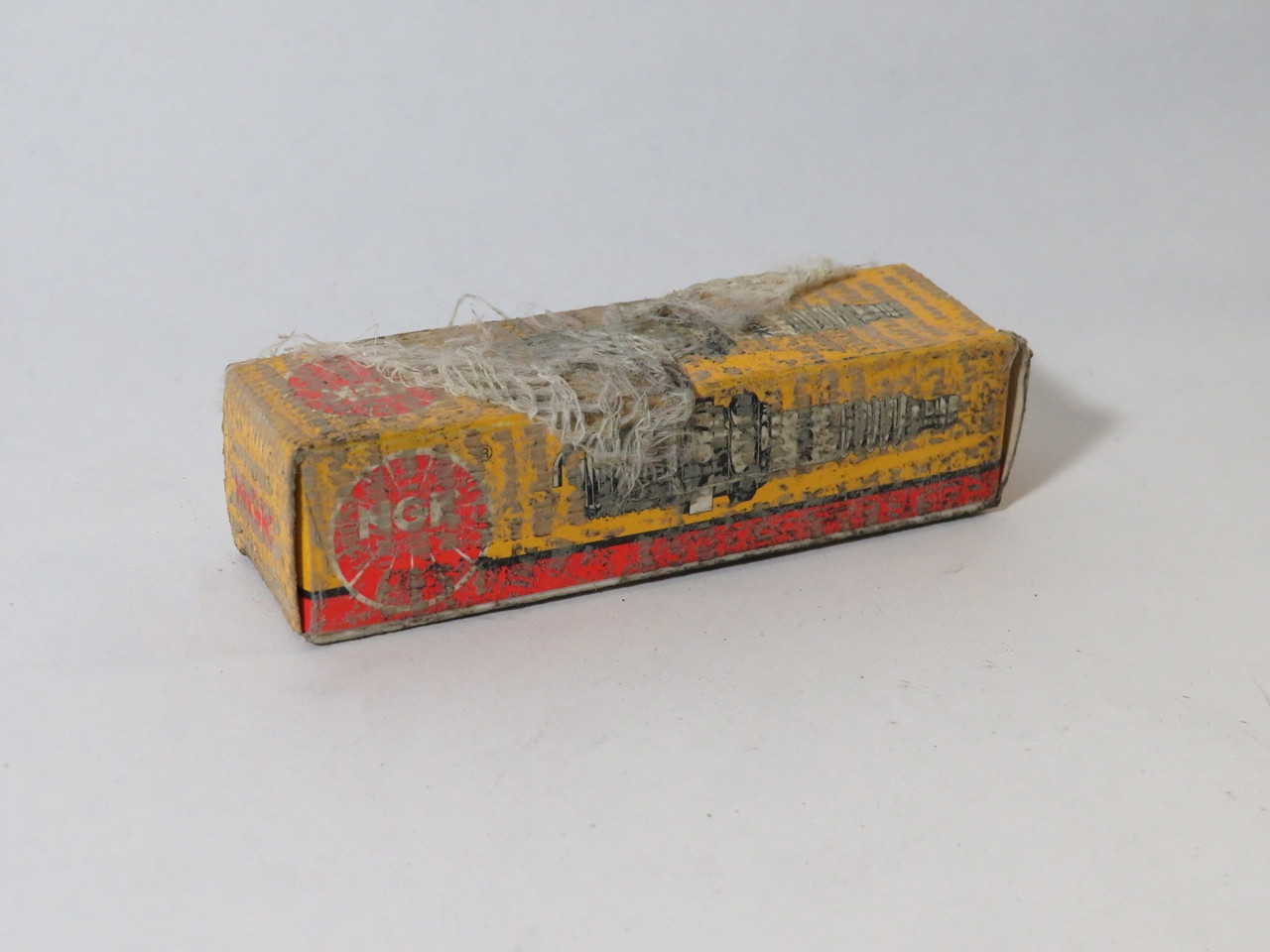 NGK BR7ES Spark Plug BOX DAMAGE NEW