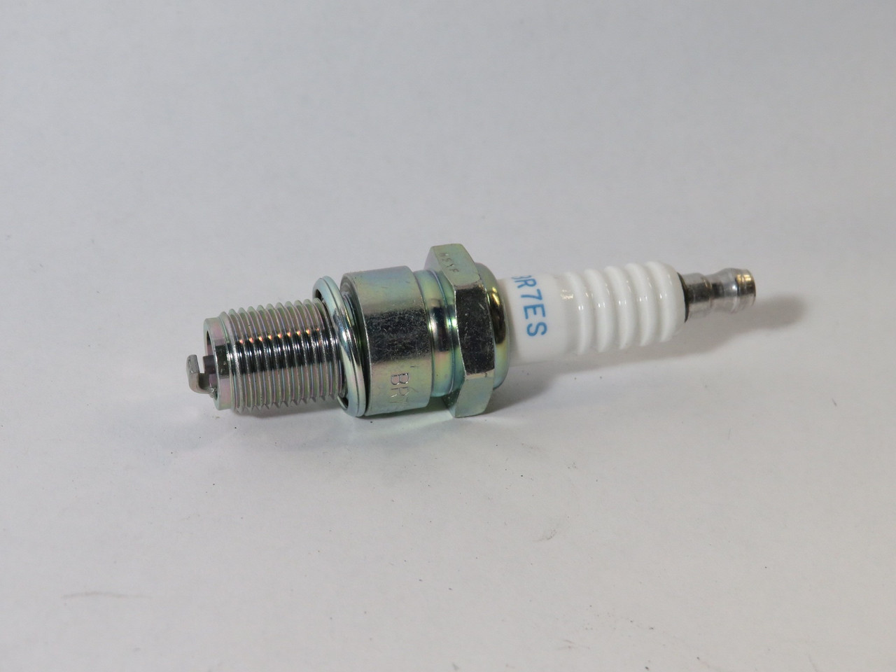NGK BR7ES Spark Plug BOX DAMAGE NEW