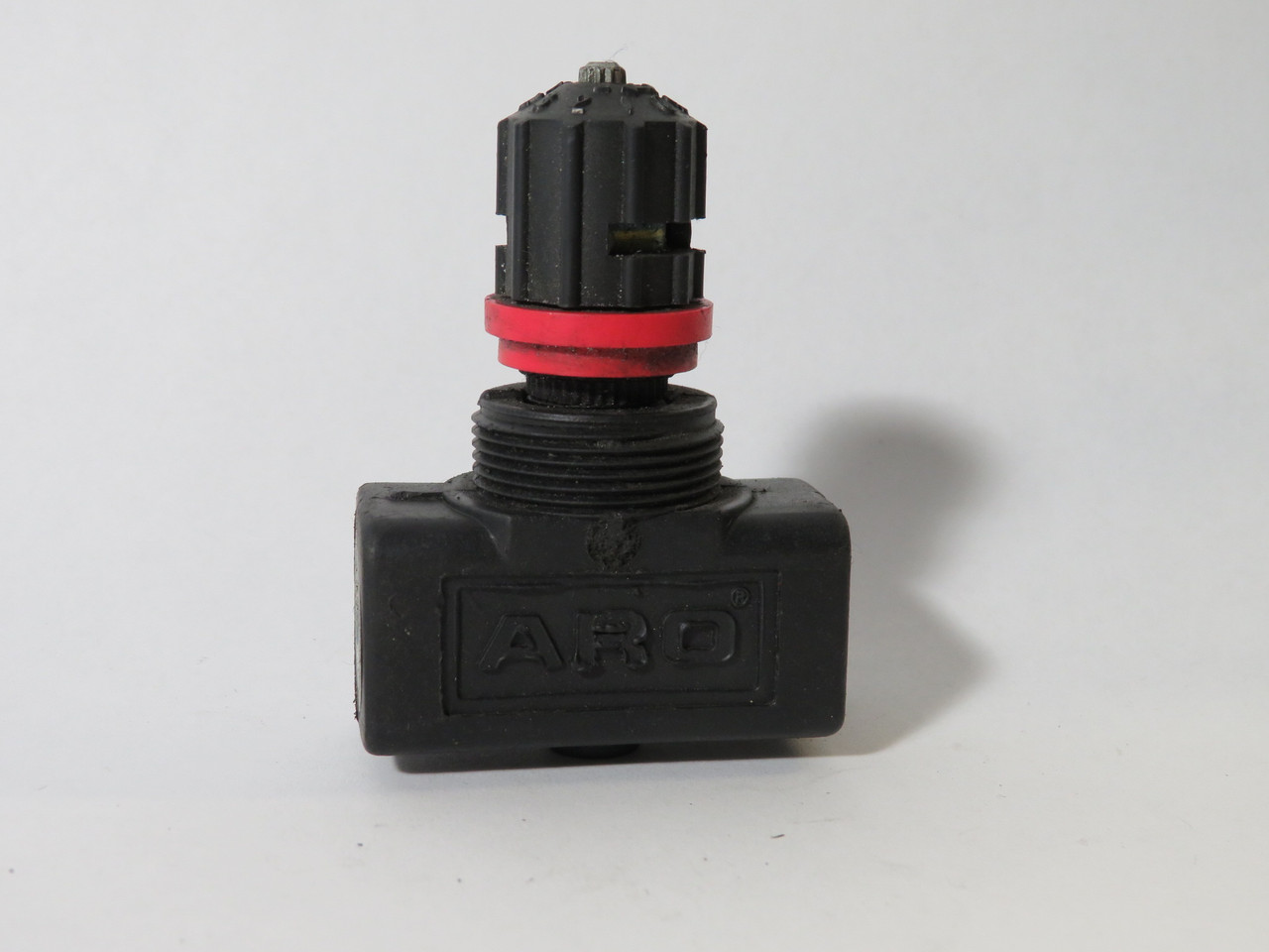ARO 104104-F02 Flow Control Valve 1/4" NPT 200 psi USED