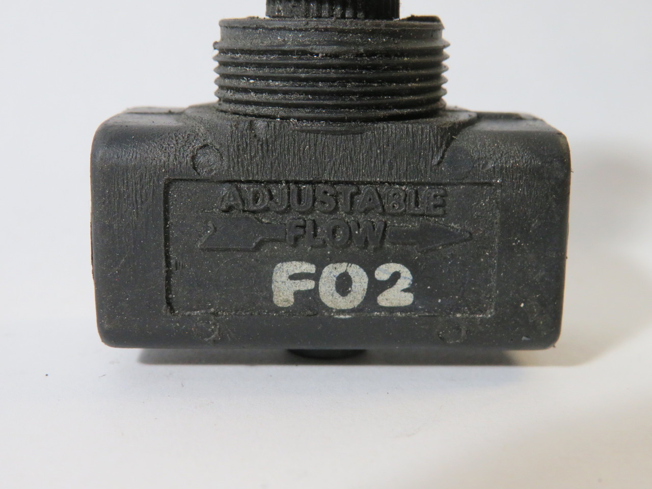 ARO 104104-F02 Flow Control Valve 1/4" NPT 200 psi USED