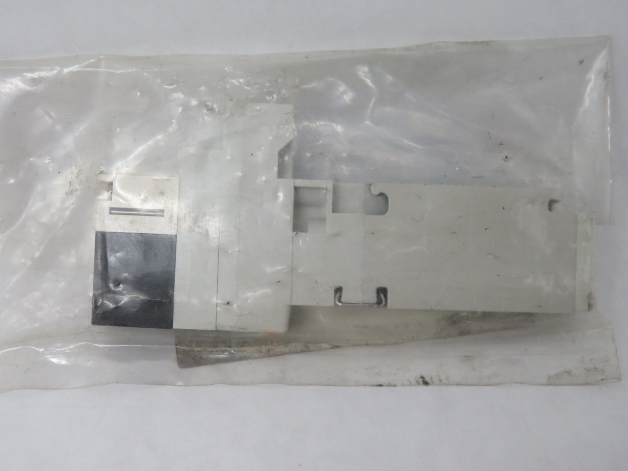 SMC VQ1101N-5 Solenoid Valve 0.15-0.7mPa 24VDC 1W NWB