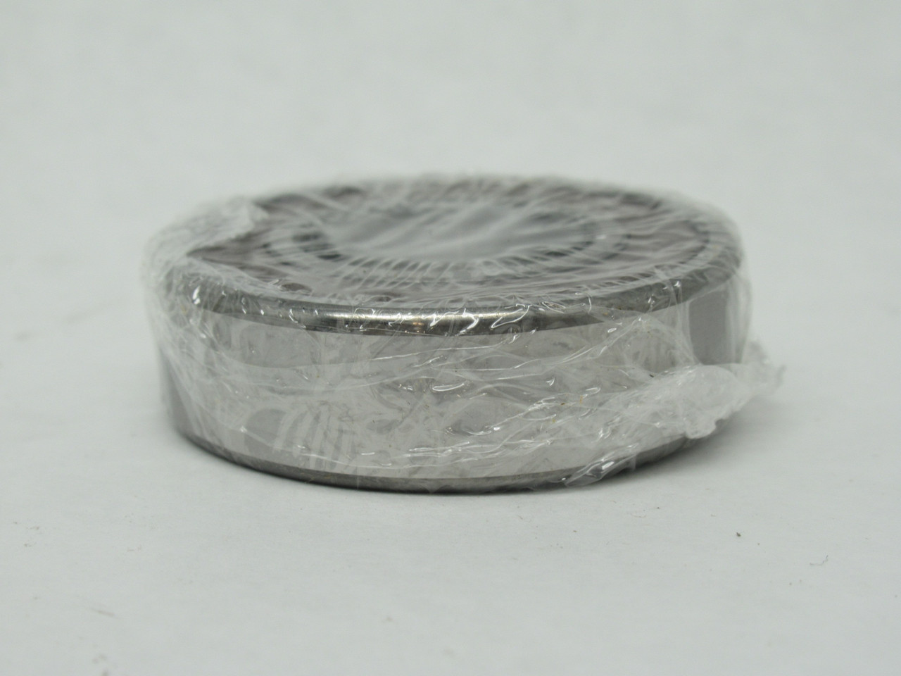 NSK 6205DDUCE Deep Groove Ball Bearing 52mm OD 25mm ID 15mm W DAMAGED BOX NEW