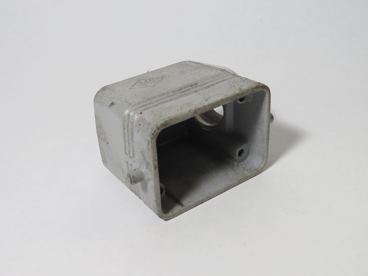 ILME CHO 06 L16 Side Cable Entry Hood Enclosure 2 Pegs Size 44.27 USED