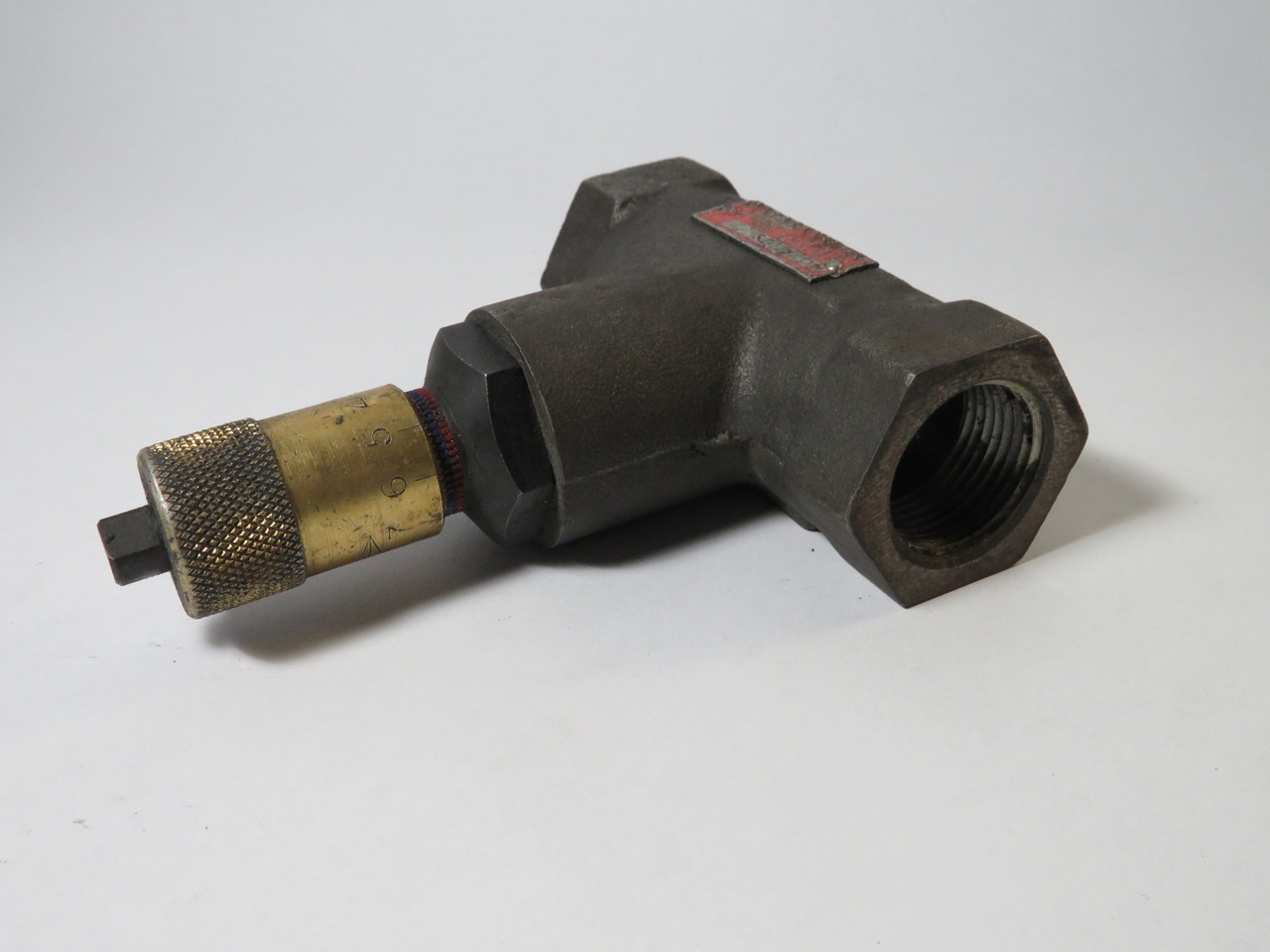 Deltrol EF40S Flow Control Valve 1" NPT 5000 psi USED