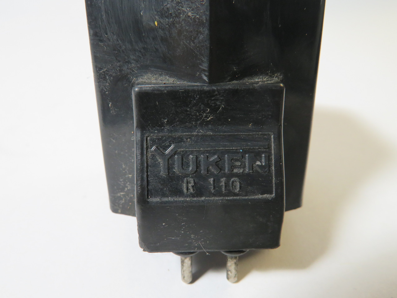 Yuken R110 Solenoid Coil 110V 50/60Hz USED