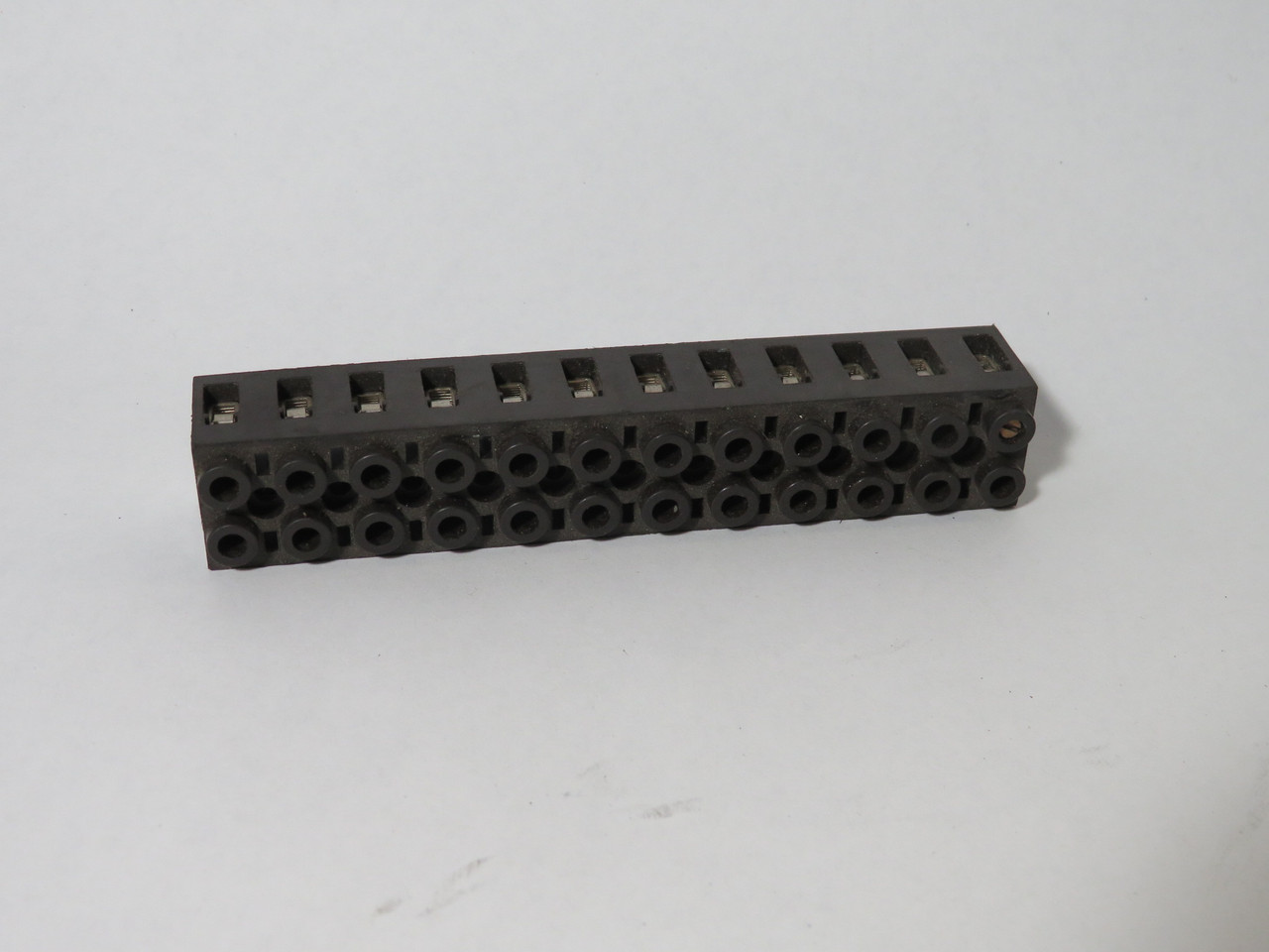 Klippon EKS 12/4 Terminal Block 20A 440V 12-Position USED