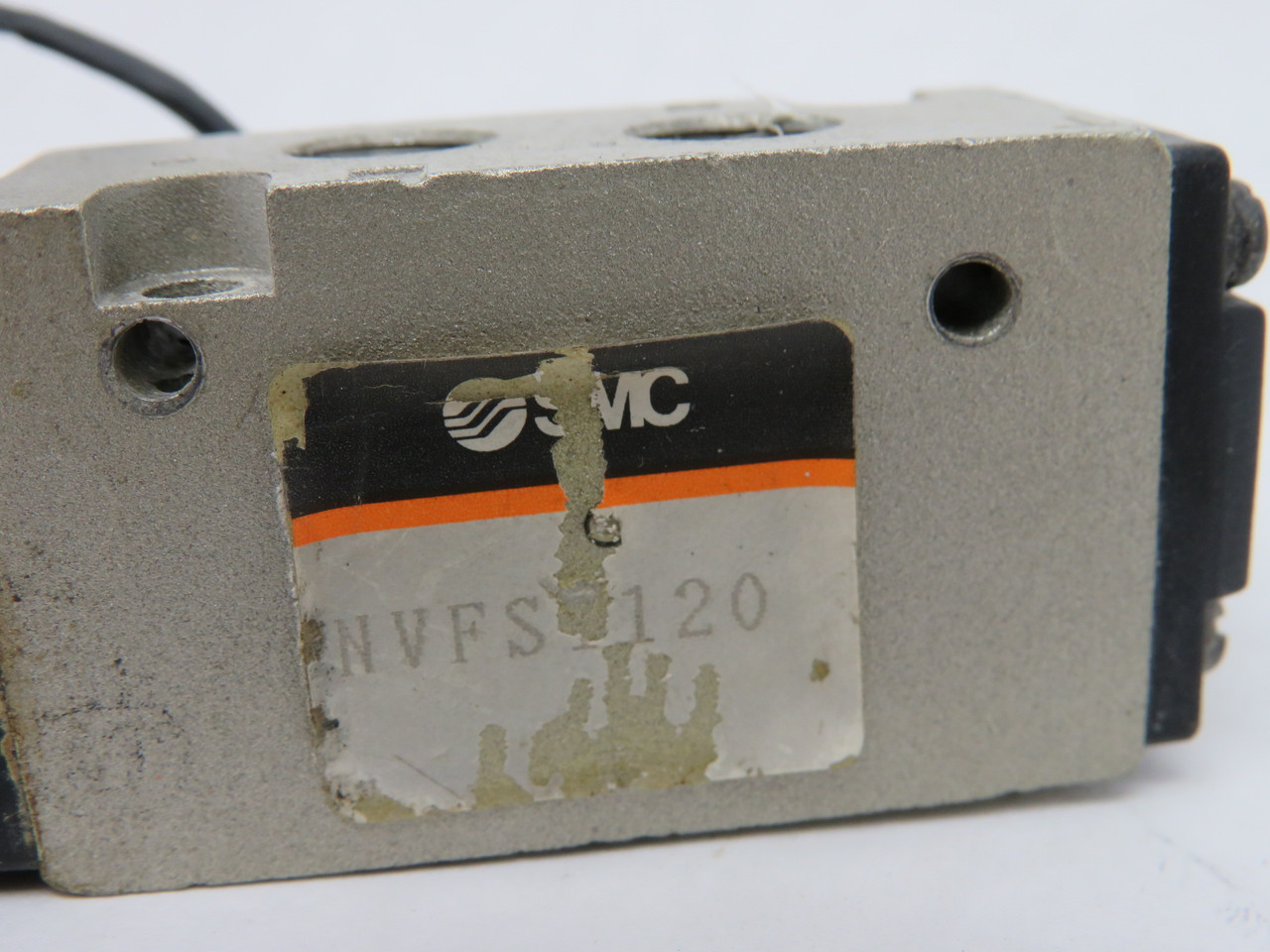 SMC NVFS1120 Solenoid Valve 88-132V 50Hz 94-138V 60Hz 1/8" NPT LABEL DMG USED