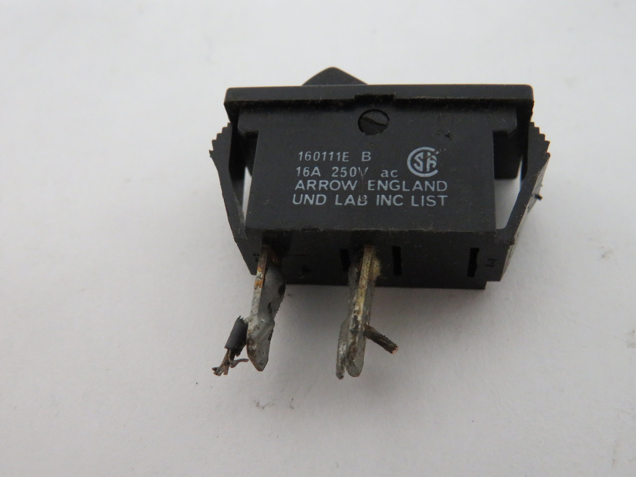 Arrow 160111E-B Black Rocker Switch (ON)-NONE-OFF 16(4)A 250VAC SPST USED