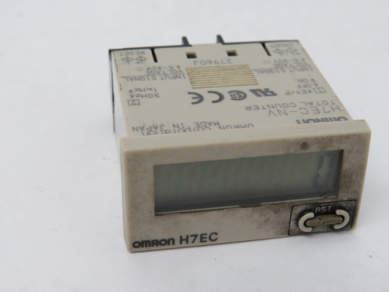 Omron H7EC-NV Total Counter 4.5-30VDC 1:1 30Hz/1kHz NO BRACKET/STAIN USED