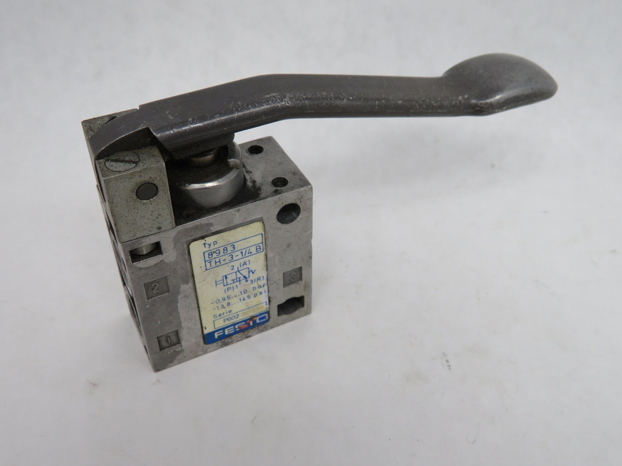 Festo 8983 TH-3-1/4B 3/2-Way Finger Lever Valve 600l/min G1/4 0.95-10 bar USED