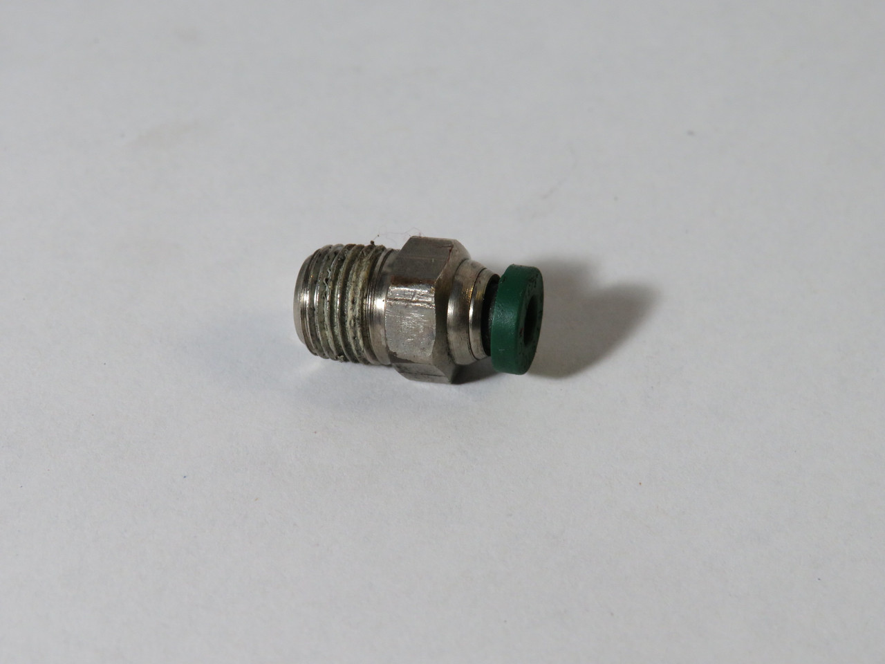 Parker W68PLP-5/32-2 Male Connector 5/32" Tube OD 1/8" NPT USED