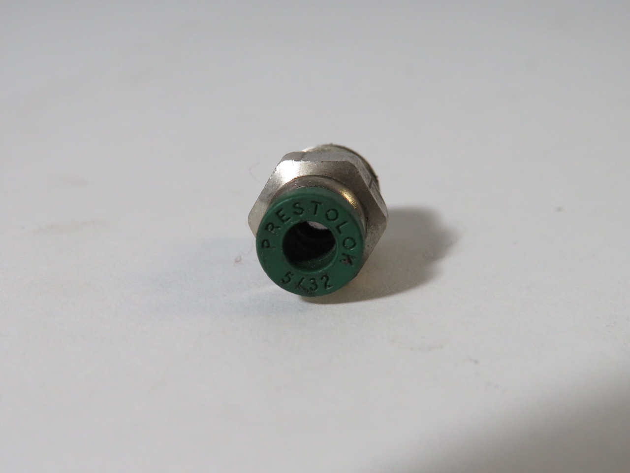 Parker W68PLP-5/32-2 Male Connector 5/32" Tube OD 1/8" NPT USED