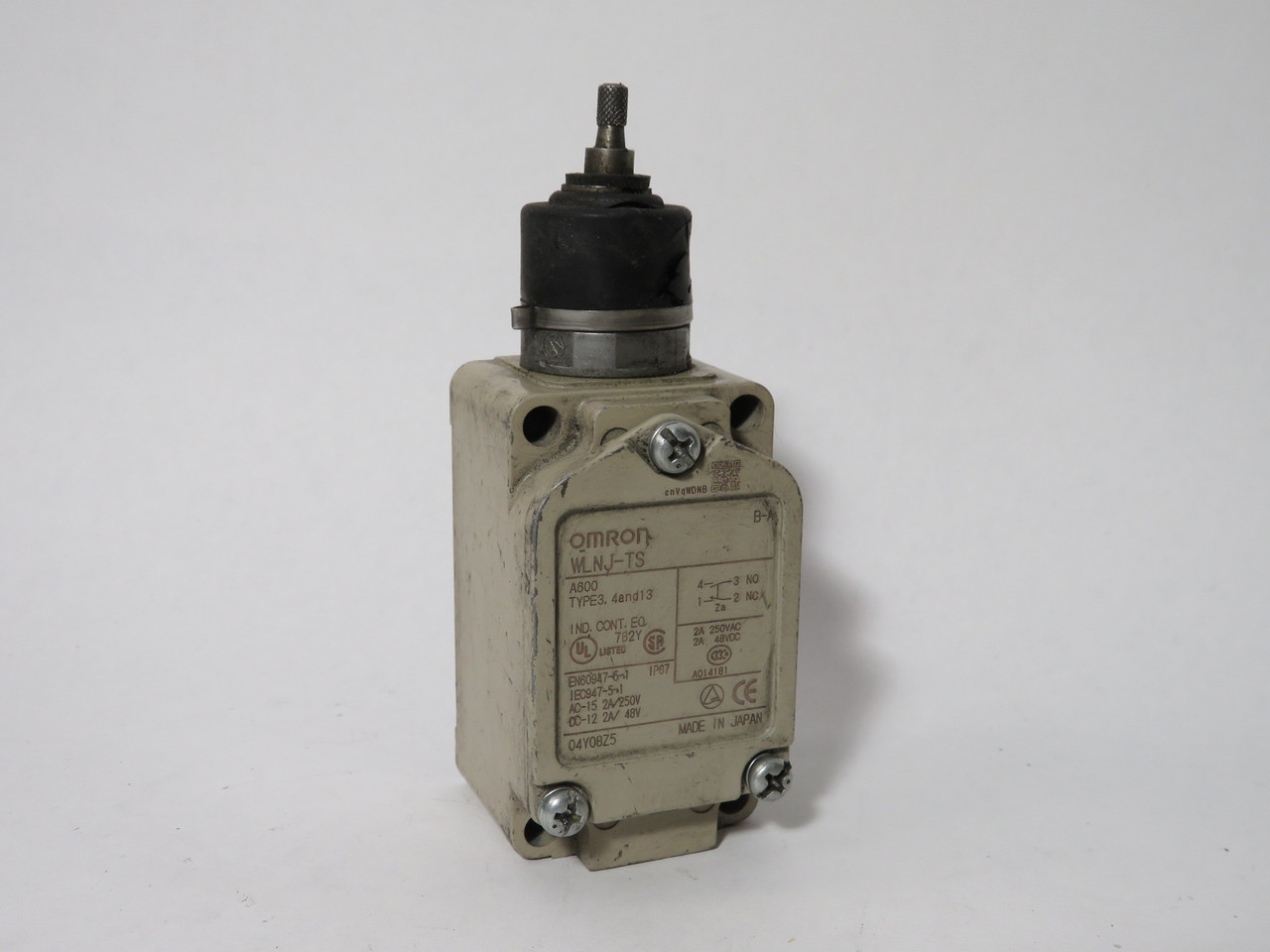 Omron WLNJ-TS Limit Switch 250VAC 48VDC 2A COSMETIC DAMAGE TO HEAD USED