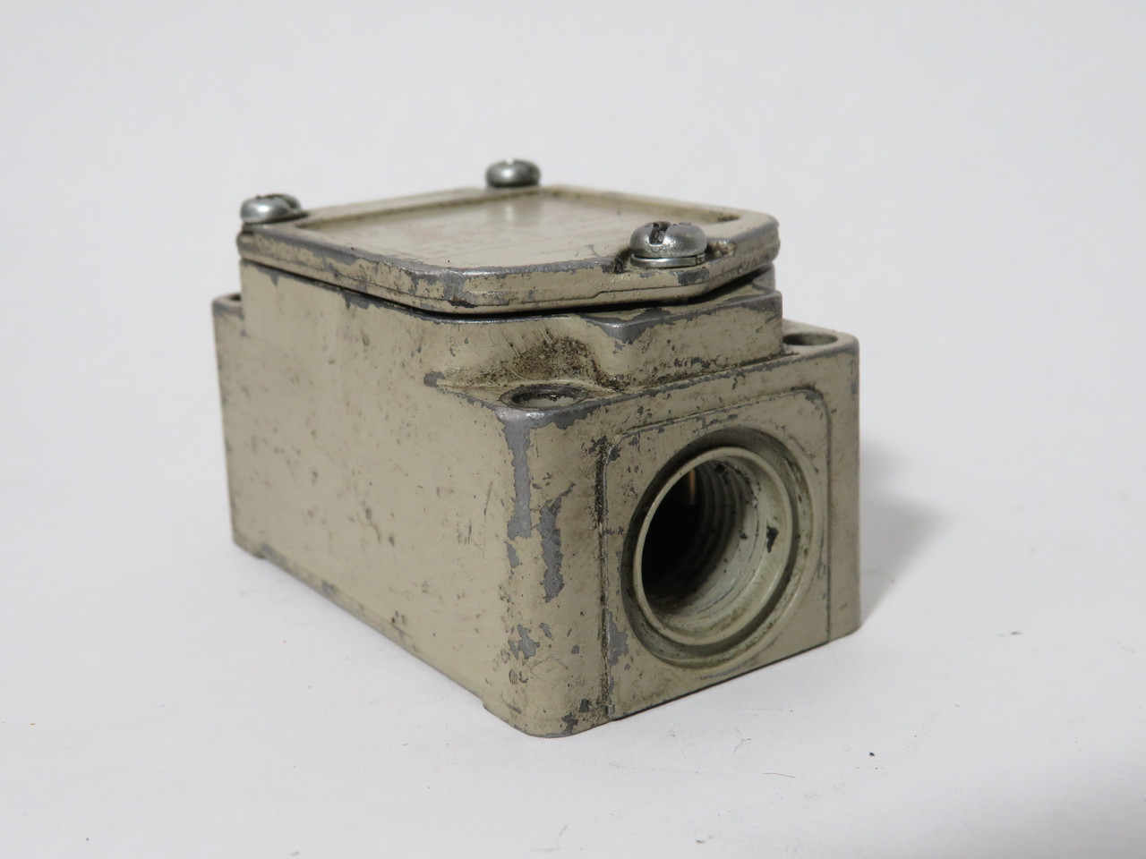 Omron WLNJ-30TS Limit Switch Body 250VAC 48VDC 2A NO HEAD USED