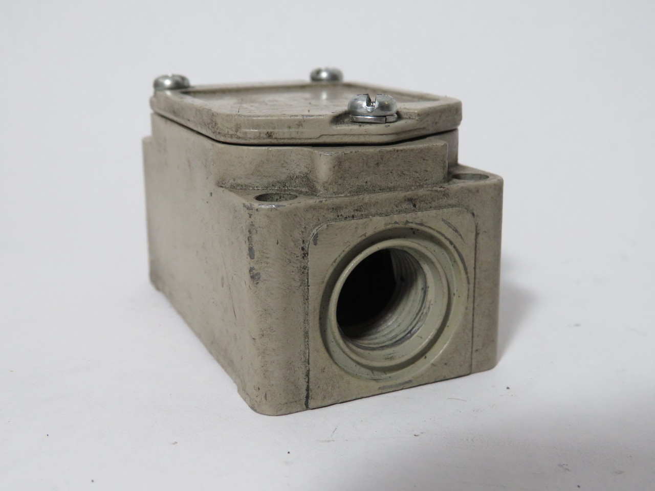 Omron WLNJ-S2TS Limit Switch Body 250VAC 48VDC 2A NO HEAD USED