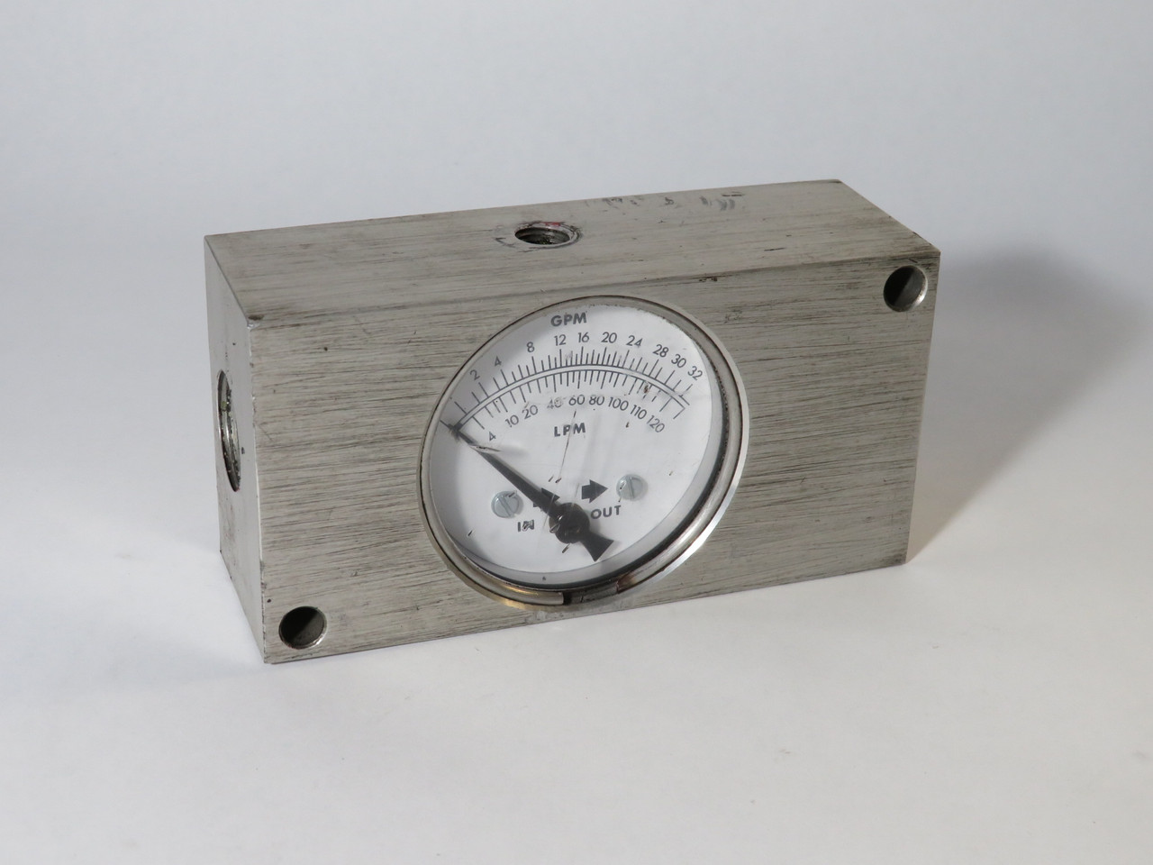 Generic Flow Meter 0-32 GPM 0-120 LPM 2-3/4" Face Diameter 3/4" & 1/4" NPT USED