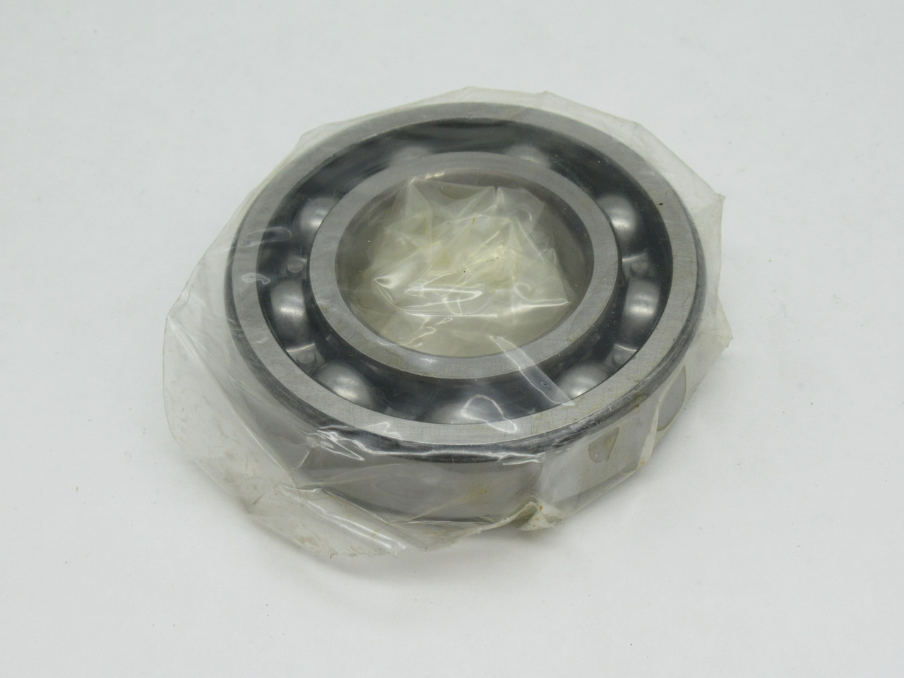 NSK 6207C3 Radial Ball Bearing 72mm OD 35mm ID 17mm W DAMAGED BOX NEW