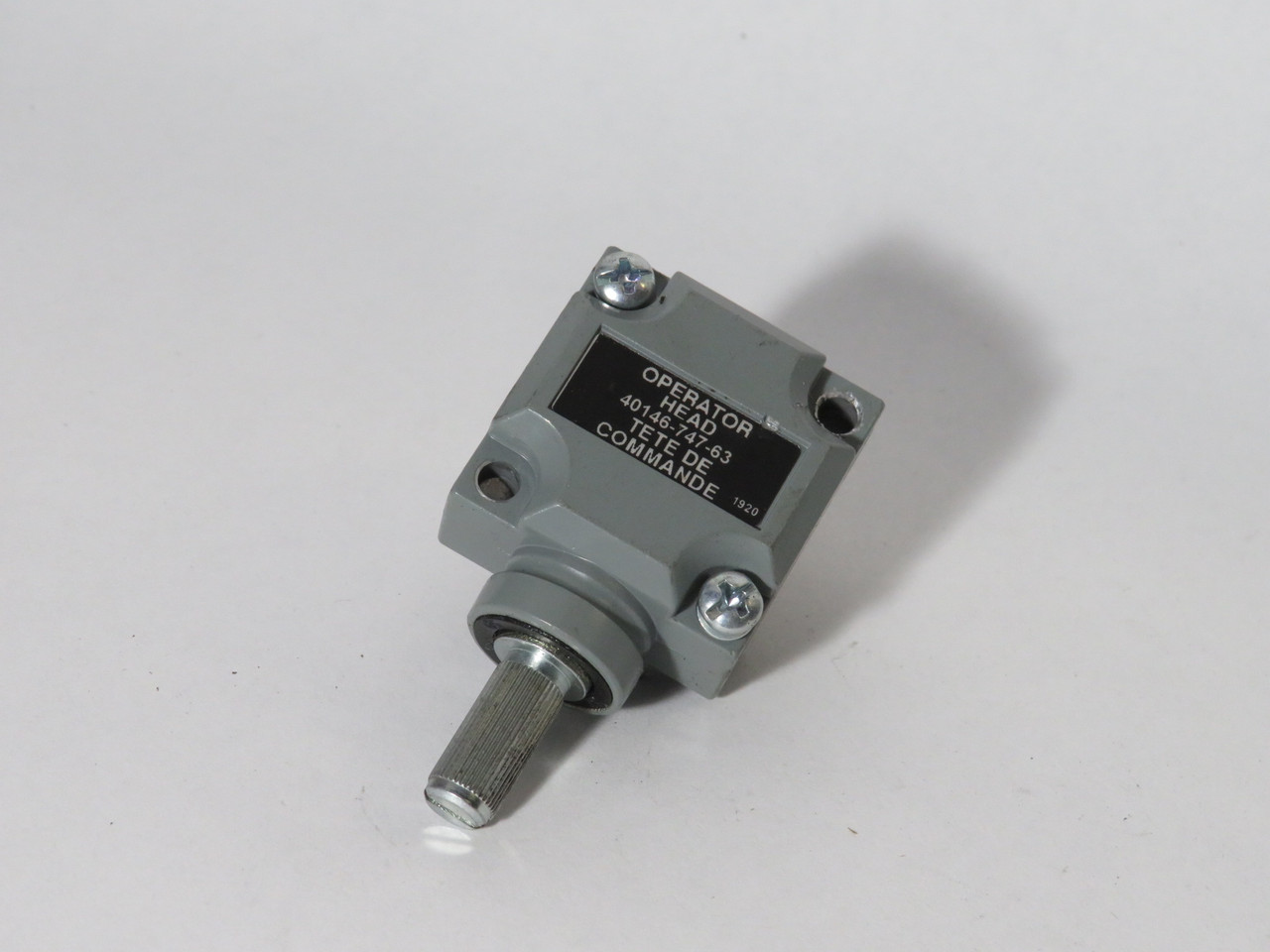 Allen-Bradley 40146-747-63 Side Rotary Operator Head MISSING SCREWS USED