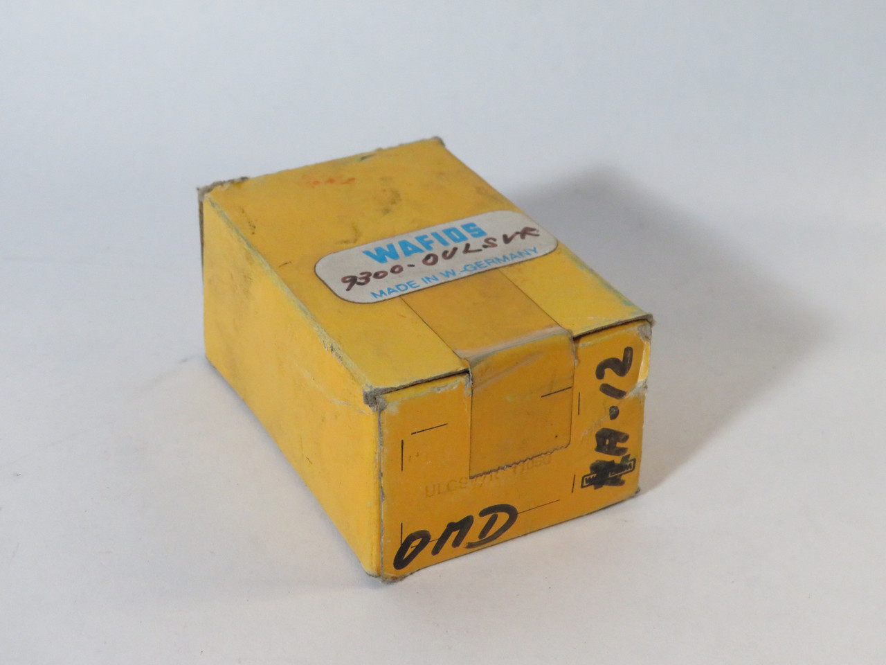 Warcom ULCSV/R11060 Solenoid Valve 3/2 N.C. 110V 60Hz BOX DAMAGE NEW