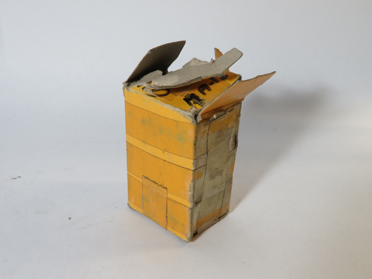 Warcom ULCSV/R11060 Solenoid Valve 3/2 N.C. 110V 60Hz MISSING SCREWS/BOX DMG NEW