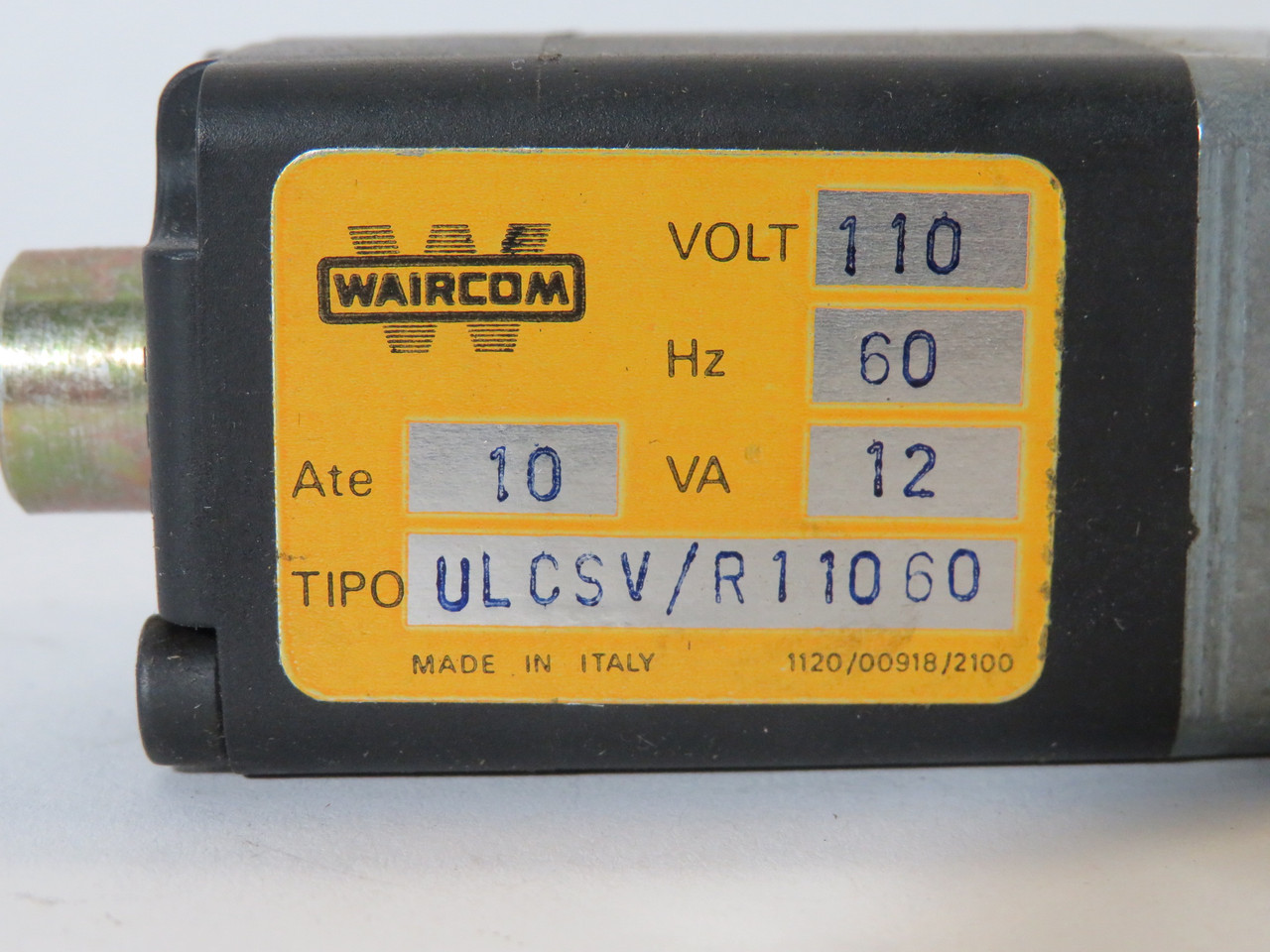 Warcom ULCSV/R11060 Solenoid Valve 3/2 N.C. 110V 60Hz MISSING SCREWS/BOX DMG NEW