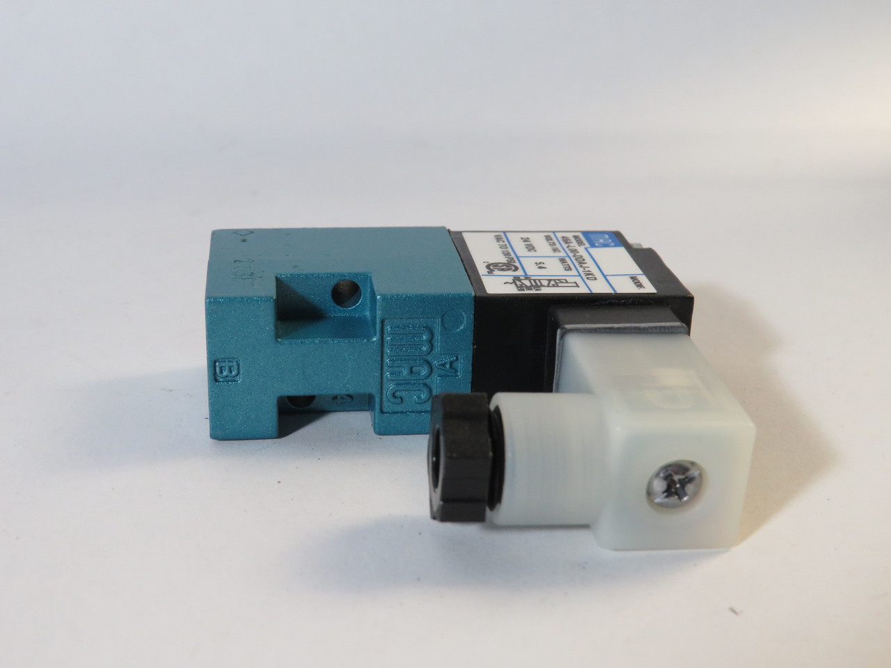 MAC 45A-L00-DDAJ-1KD 4/2-Way Solenoid Valve 24VDC 120 psi BOX DAMAGE NEW