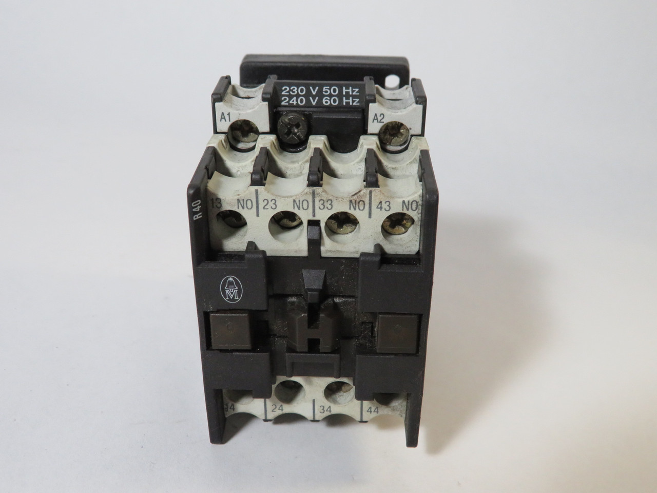 Klockner-Moeller DILR40 Contactor 6A 230/240V 50/60Hz 4NO USED
