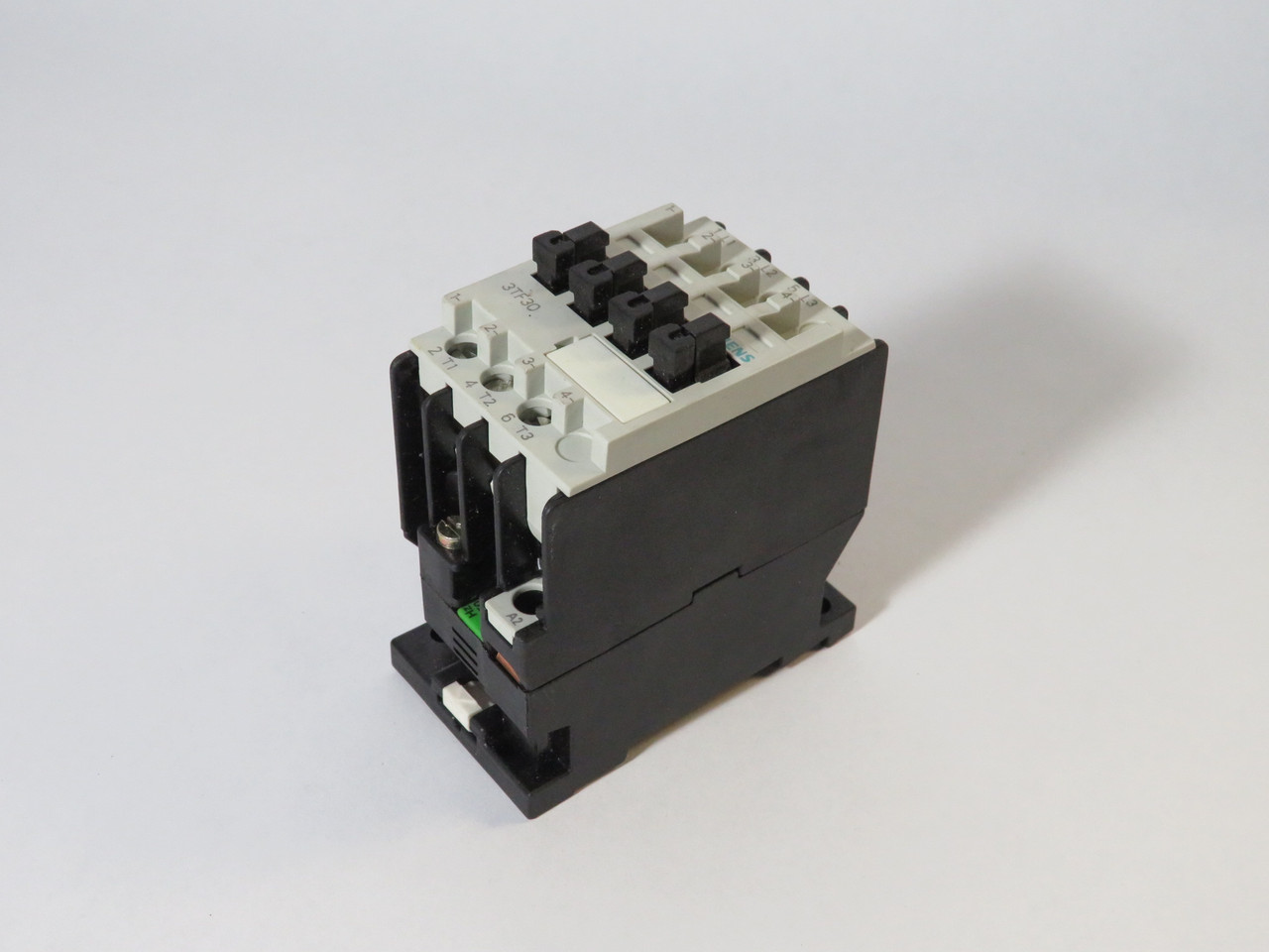 Siemens 3TF3000-0AS0 Contactor 9A 500/600V 50/60Hz 3-Pole USED