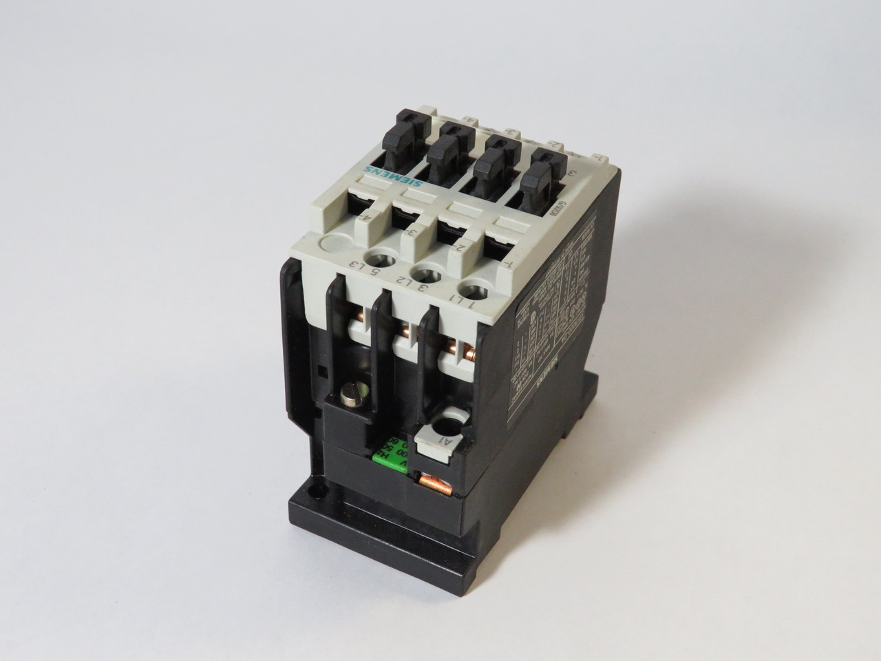 Siemens 3TF3000-0AS0 Contactor 9A 500/600V 50/60Hz 3-Pole USED