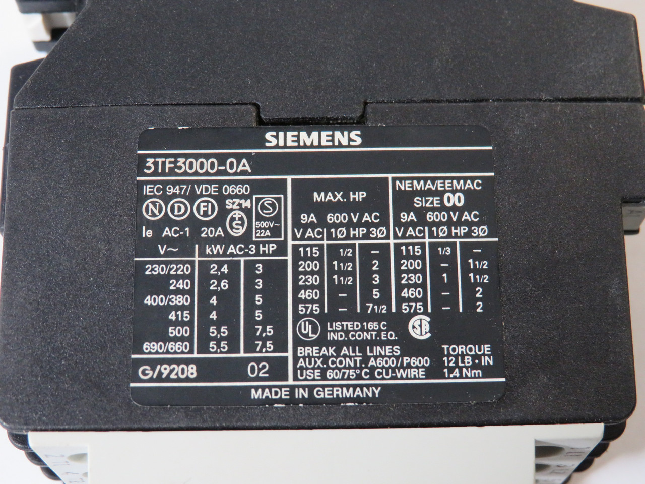 Siemens 3TF3000-0AS0 Contactor 9A 500/600V 50/60Hz 3-Pole USED